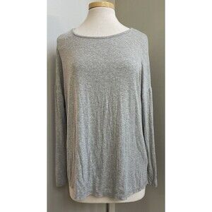 Ladies Medium Boutique "Easel" Brand Dolman Style Gray Top